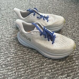 Hoka Clifton 9